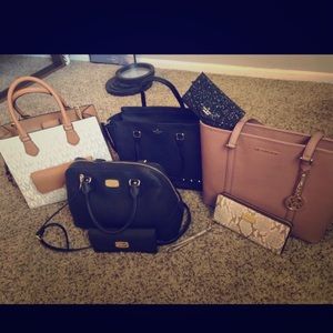 3 Michael Kors purses/2 W >1 Kate Spade purse/ 1 W